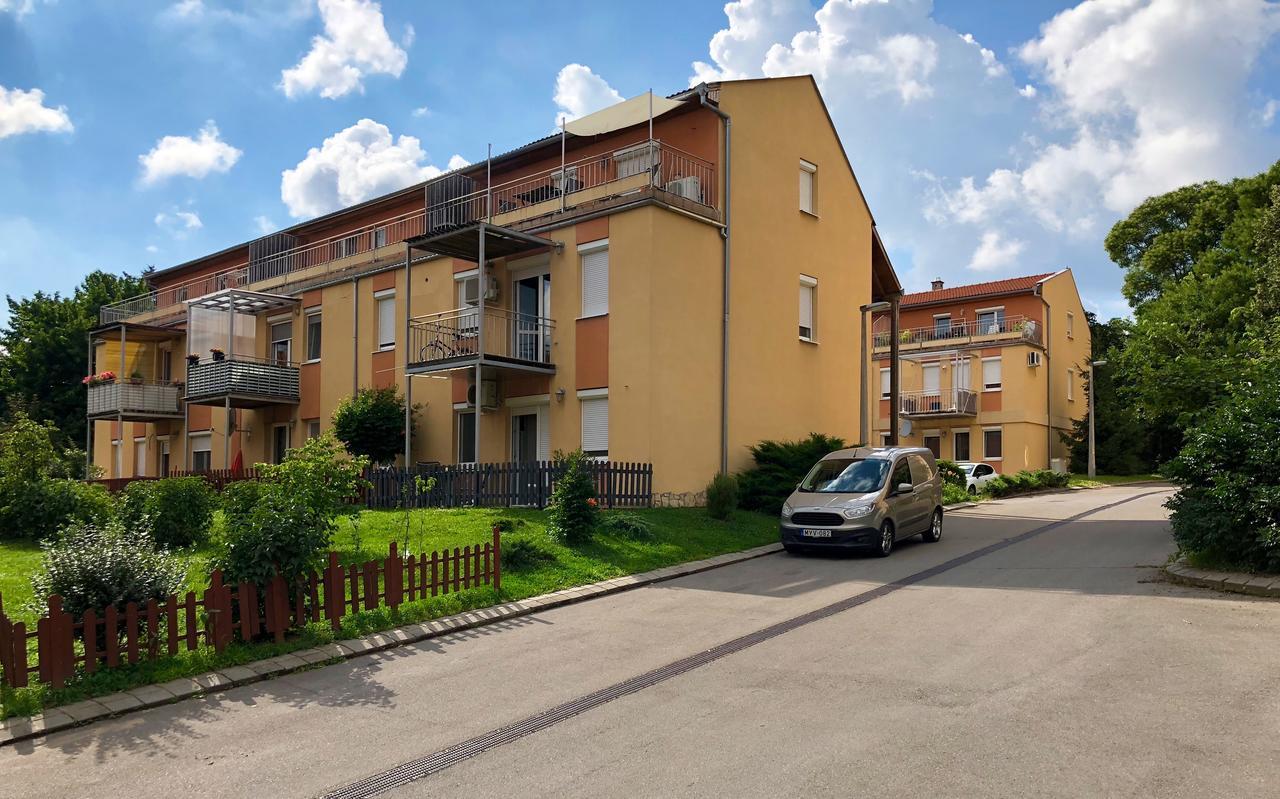 Luxory Home Печ Экстерьер фото